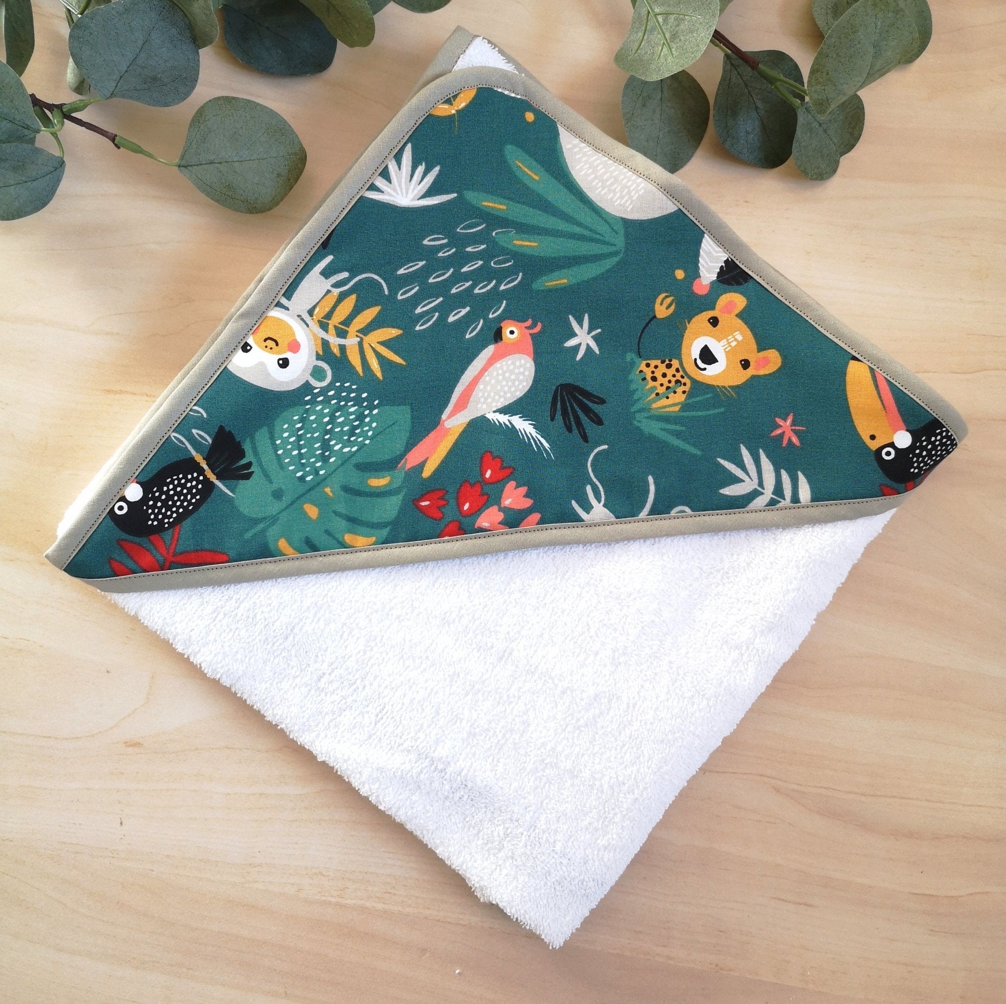 Cape de bain personnalisable "Jungle verte" - Babychouettecouture