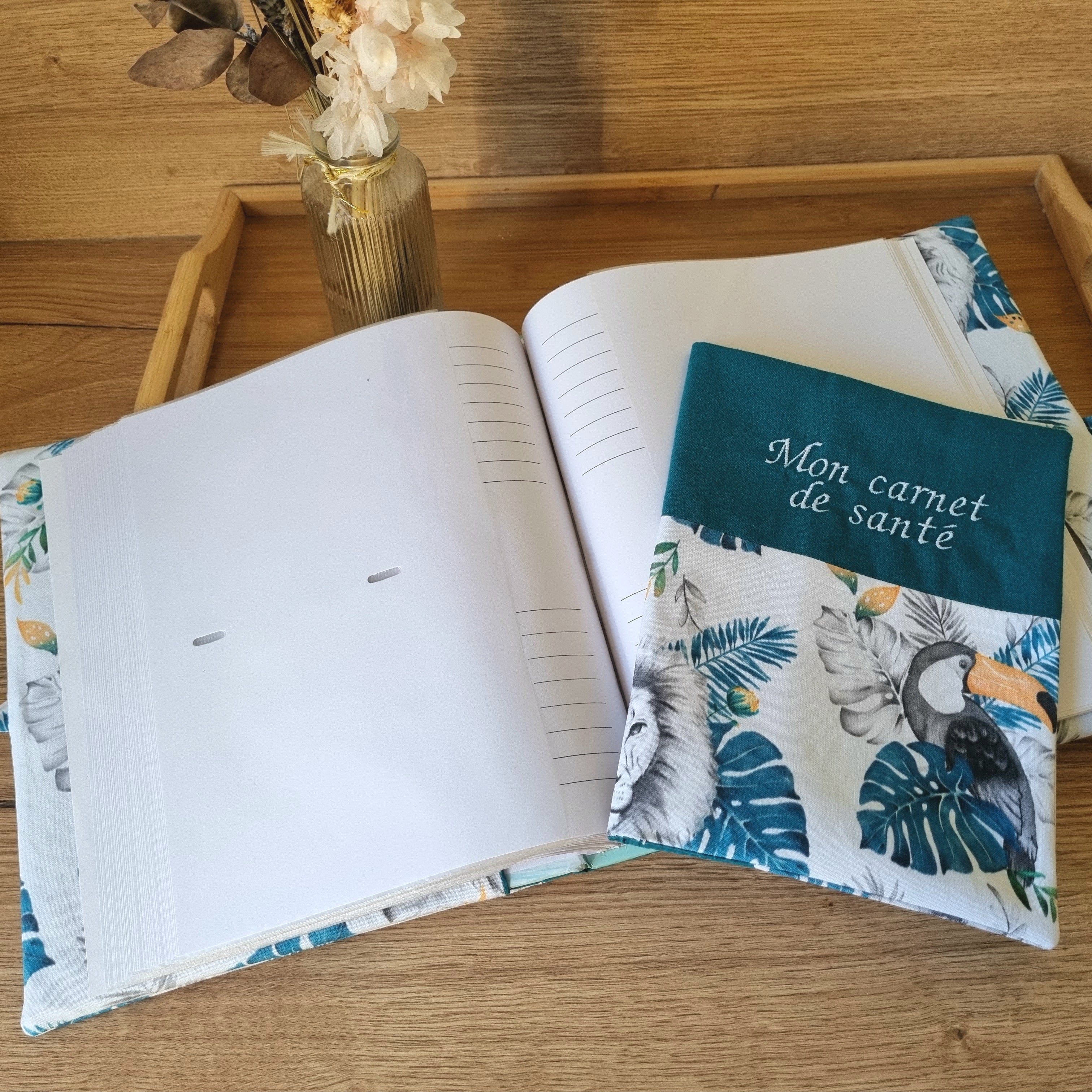 Coffret naissance Album photo + carnet de santé •Safari Monstera•