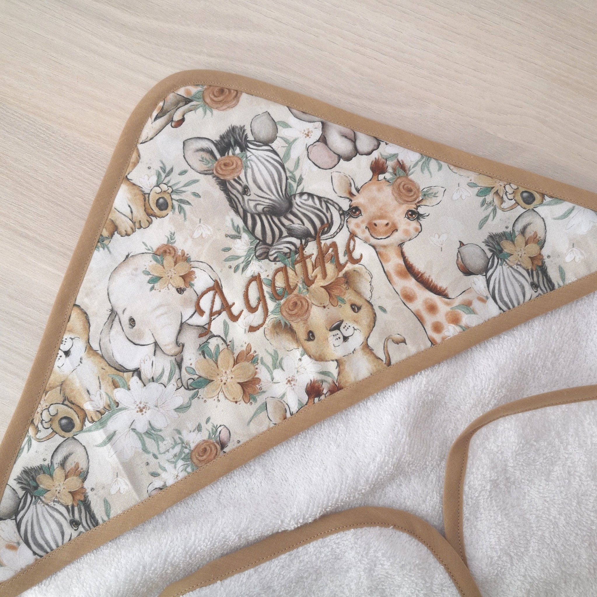 Cape de bain personnalisable "Bébé Animaux Fleurs" - Babychouettecouture