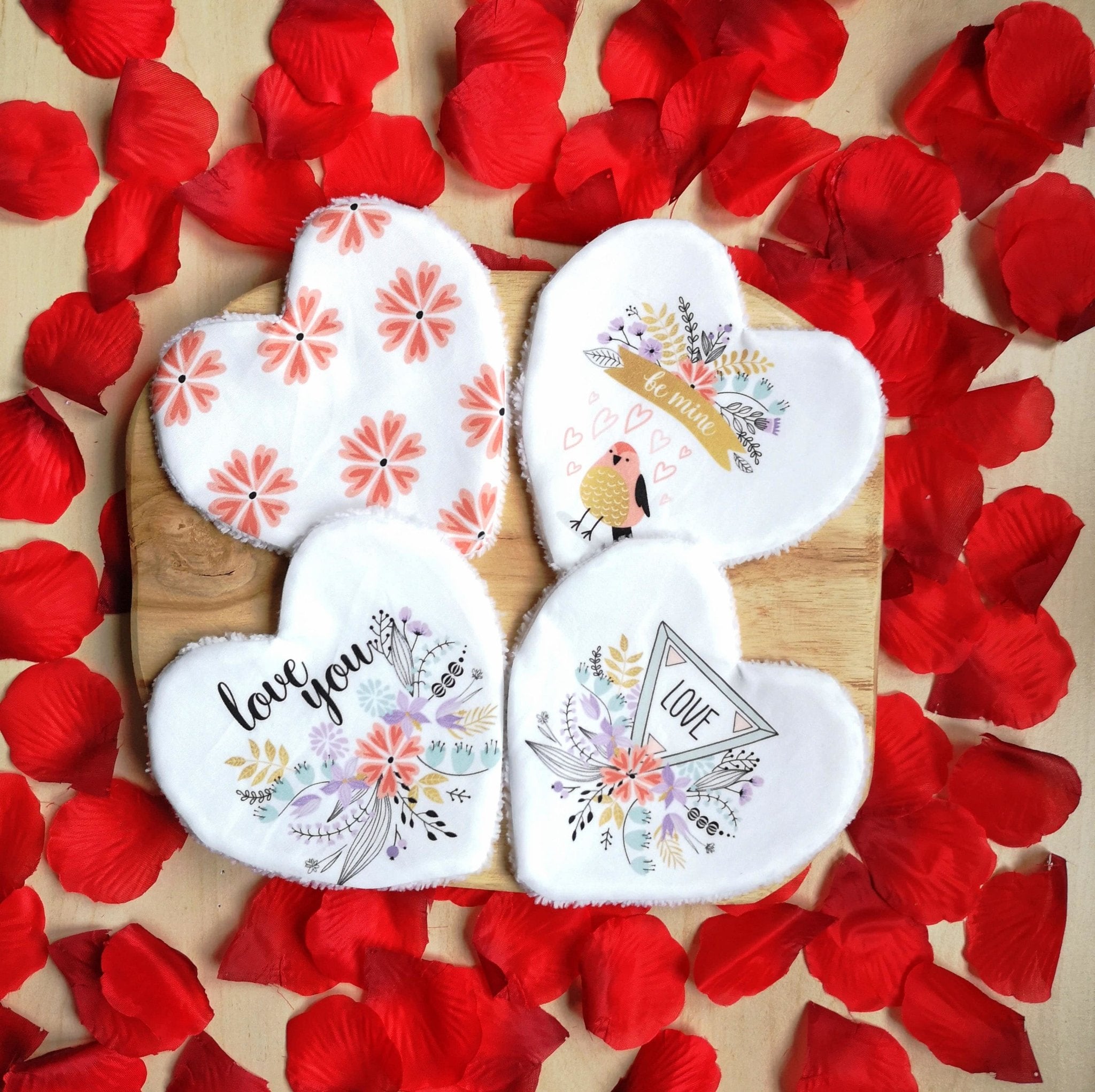 Ensemble de 4 Lingettes lavables Saint Valentin / Cadeau Saint Valentin "Be Mine" - Babychouettecouture