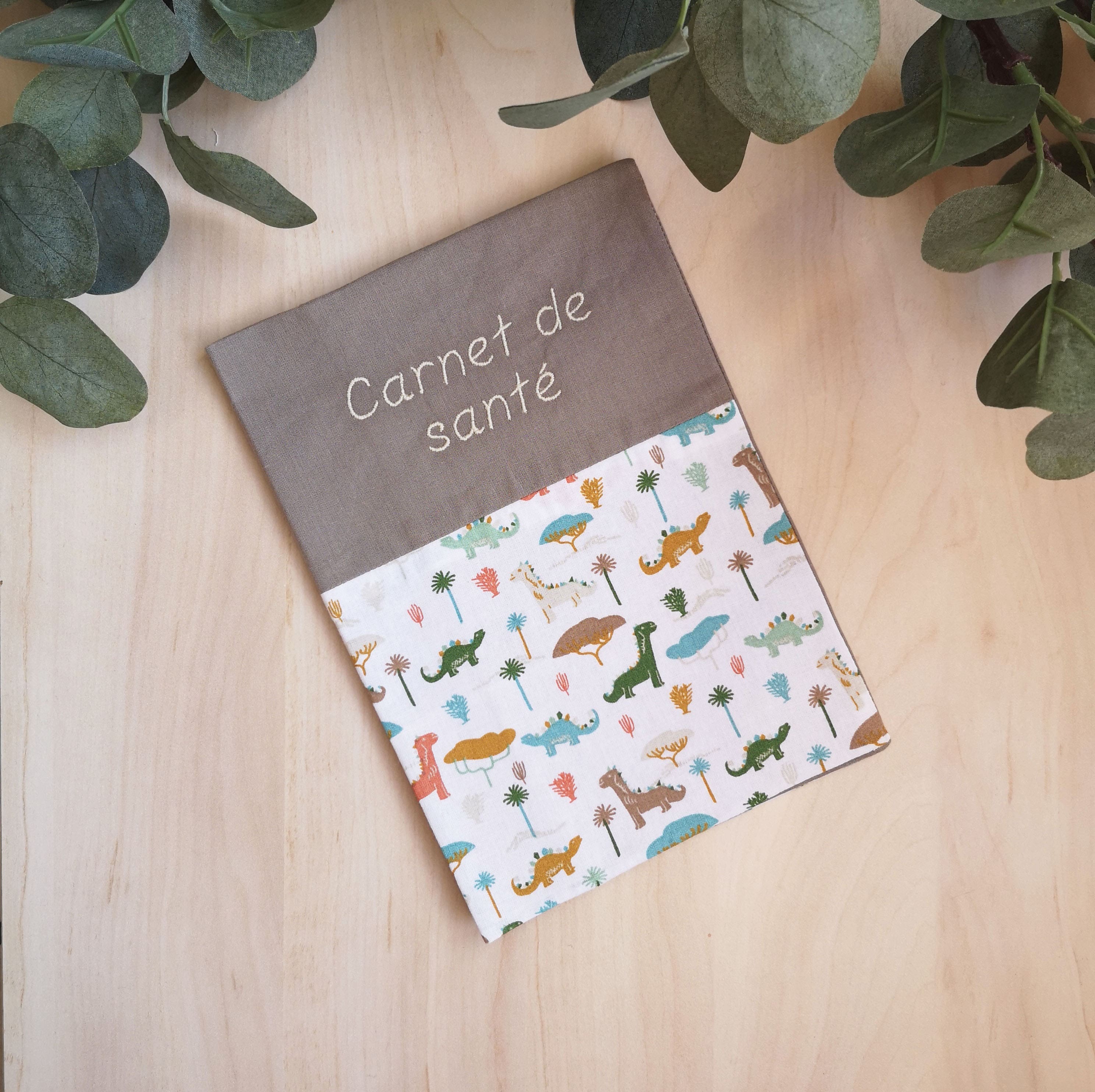 Protège Carnet de santé personnalisable •Grands Dinos•